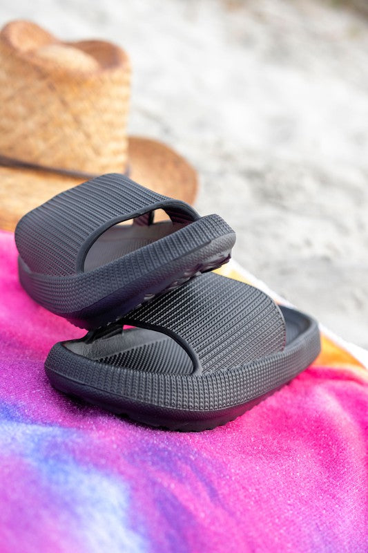 Insanely Comfortable Slides in Black