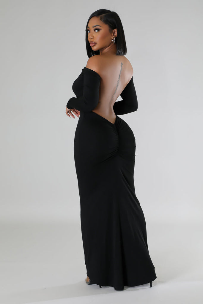 model showing side view of Black Long Sleeves Open Back Midi Dress open back