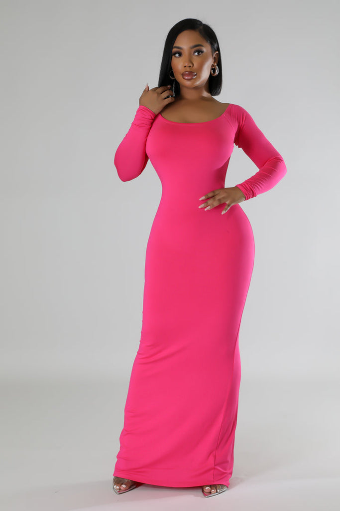 front view of pink Long Sleeves Open Back Midi Dress