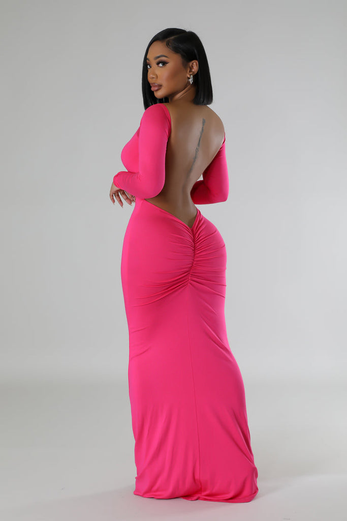 side/back view of pink Long Sleeves Open Back Midi Dress
