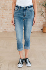 Judy Blue Mid Rise Skinny Capri Jeans