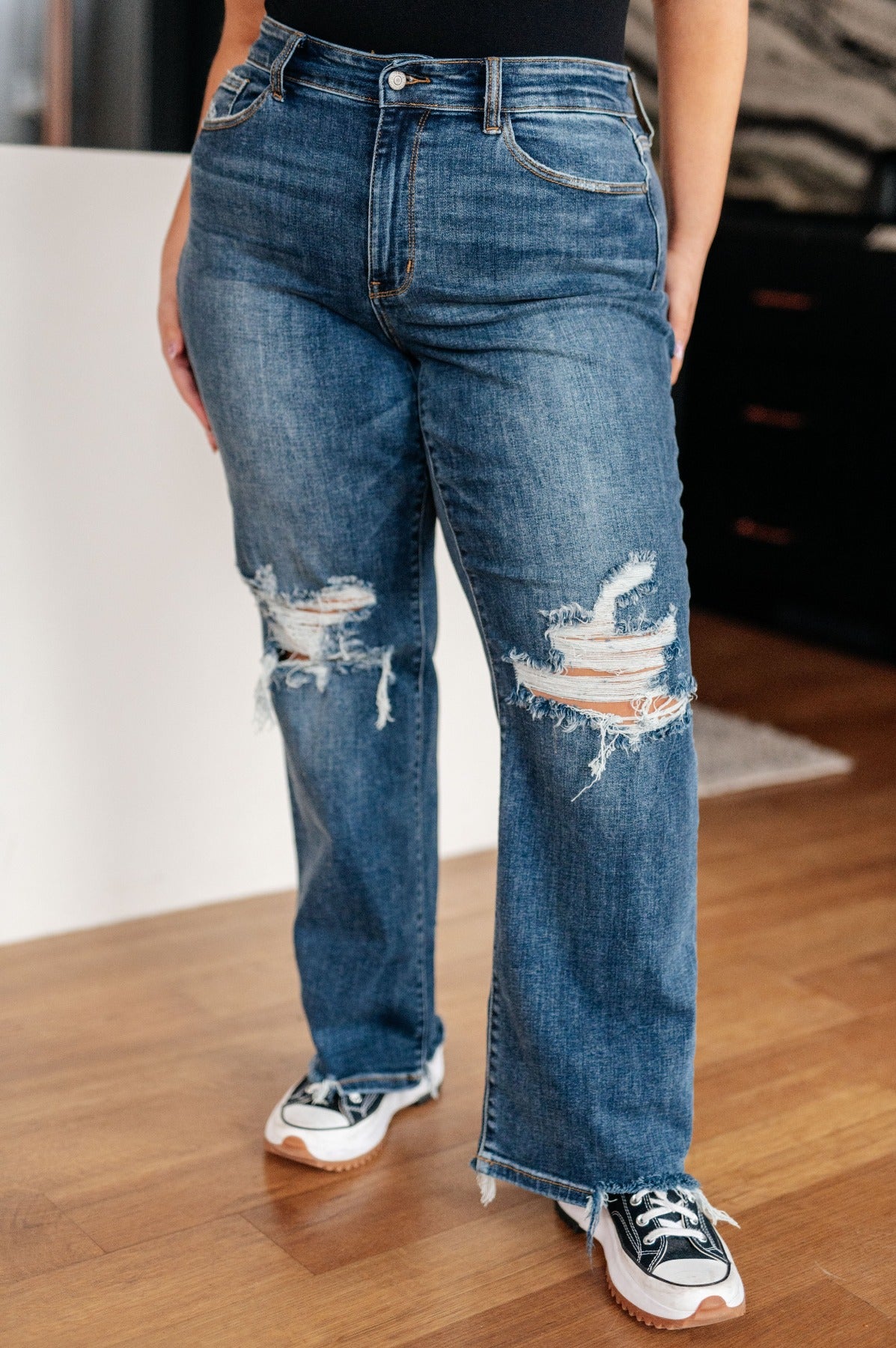 High Rise 90's Straight Jeans in Dark Wash