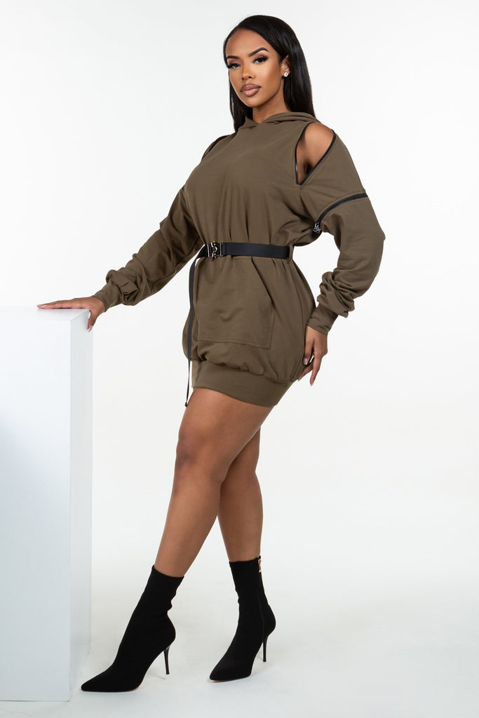 DOUBLE ZIPPER LONG SLEEVE HOODED MINI DRESS WITH AN ACCENT BELT + POCKET DETAILS. (SLEEVE ZIPPERS ARE DETACHABLE)