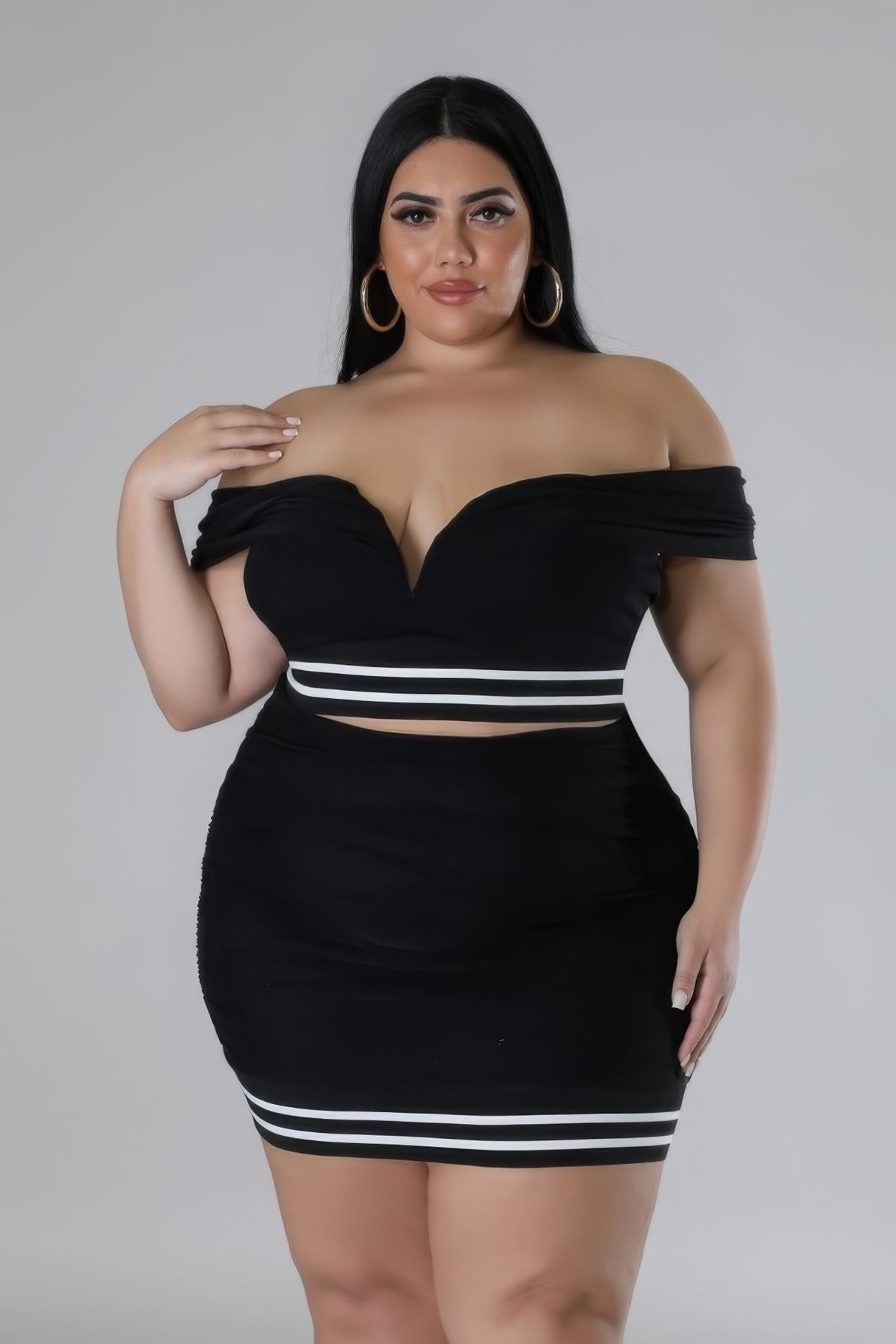 2X model wearing Black Plus Size Sweetheart Skirt Set