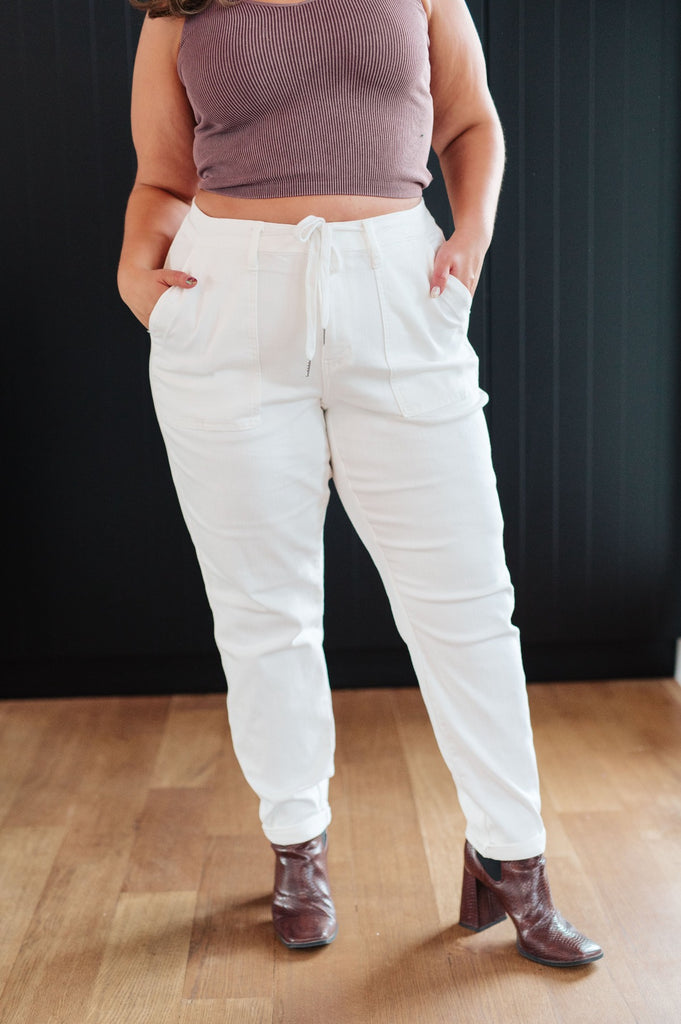Classic High Rise Judy Blue Joggers in Off White on plus size model