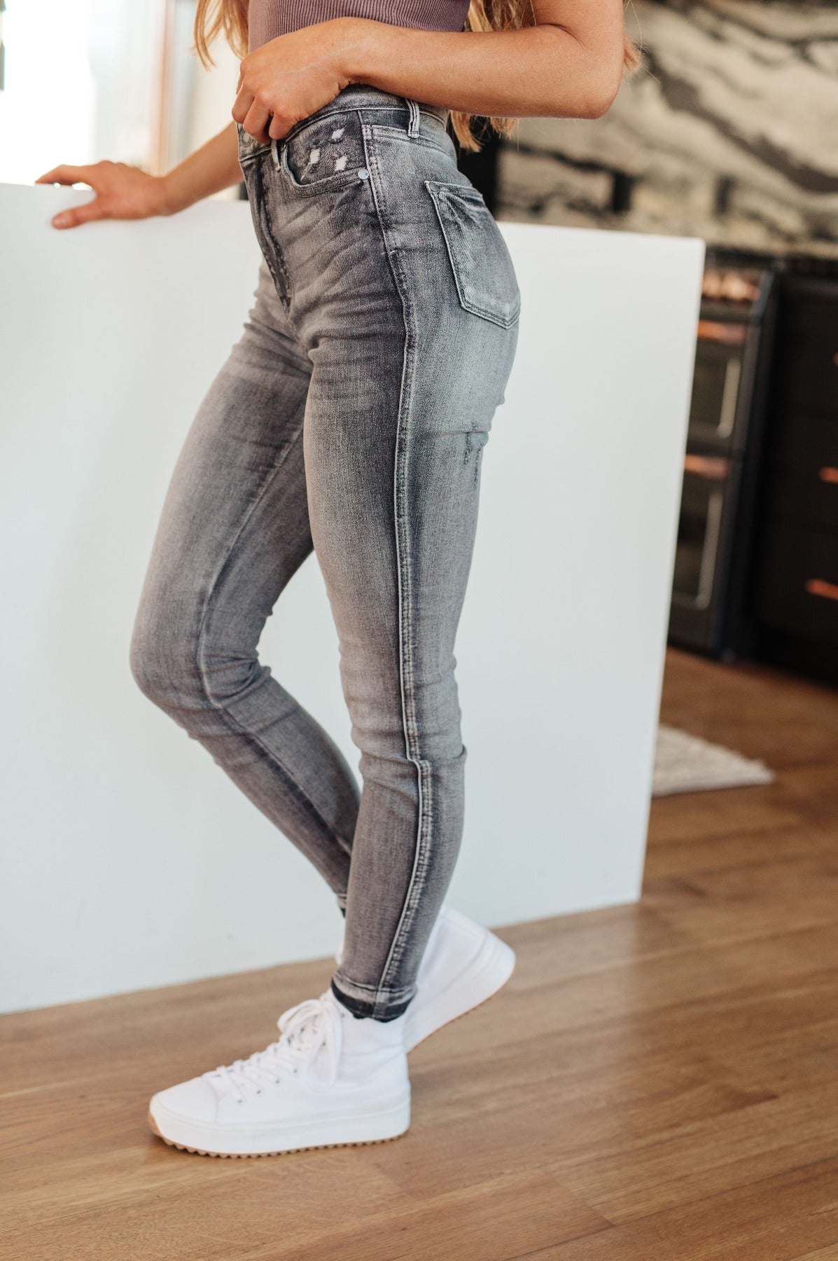 Judy Blue Tummy Control Skinny Jeans in Grey