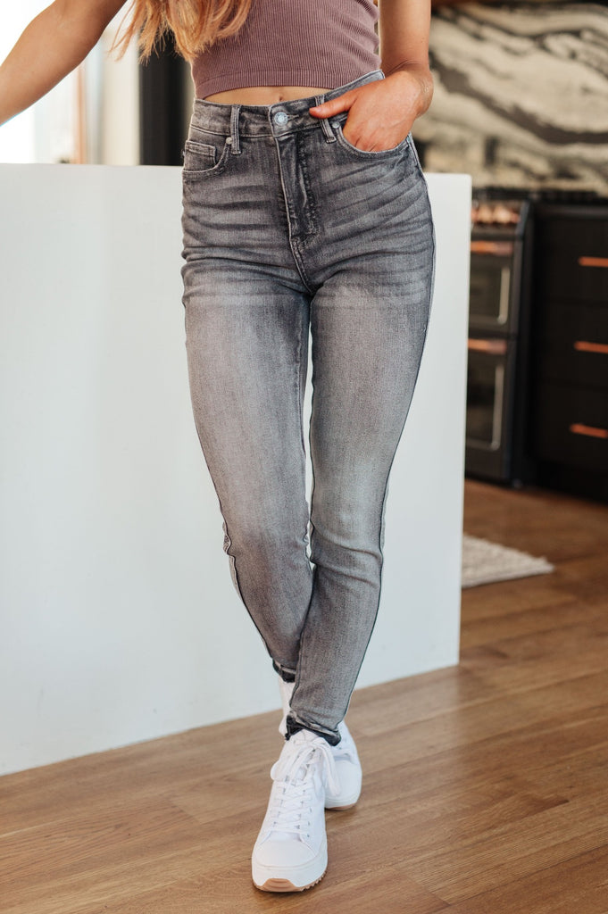 Judy Blue Tummy Control Skinny Jeans in Grey