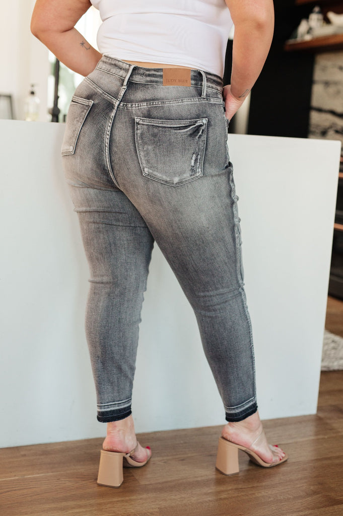 Judy Blue Tummy Control Skinny Jeans in Grey
