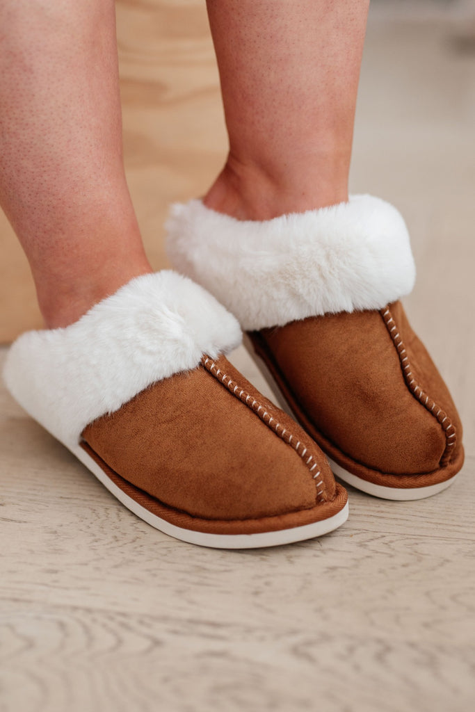 Chill Days Slippers in Brown