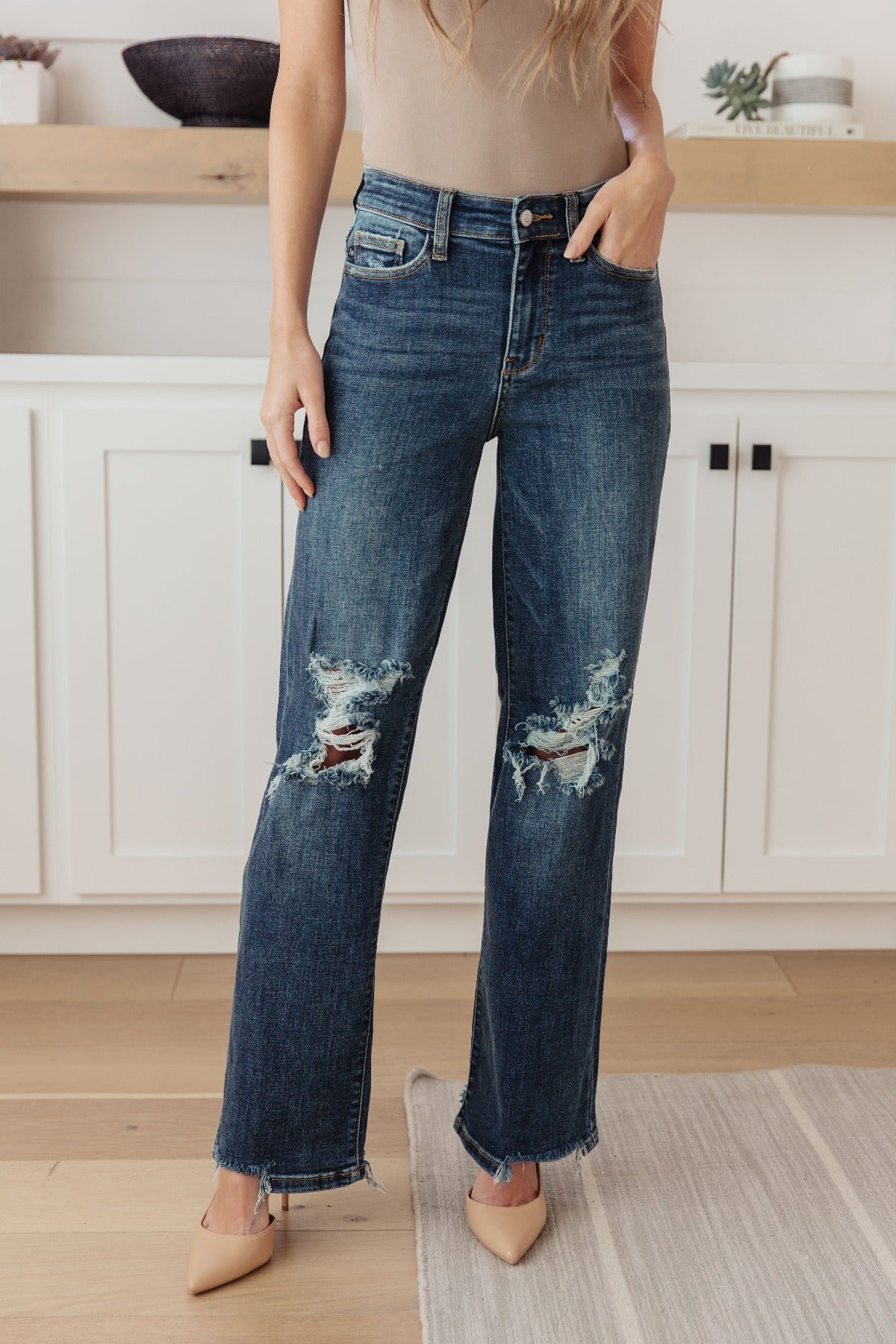 Judy Blue High Rise 90's Straight Jeans in Dark Wash